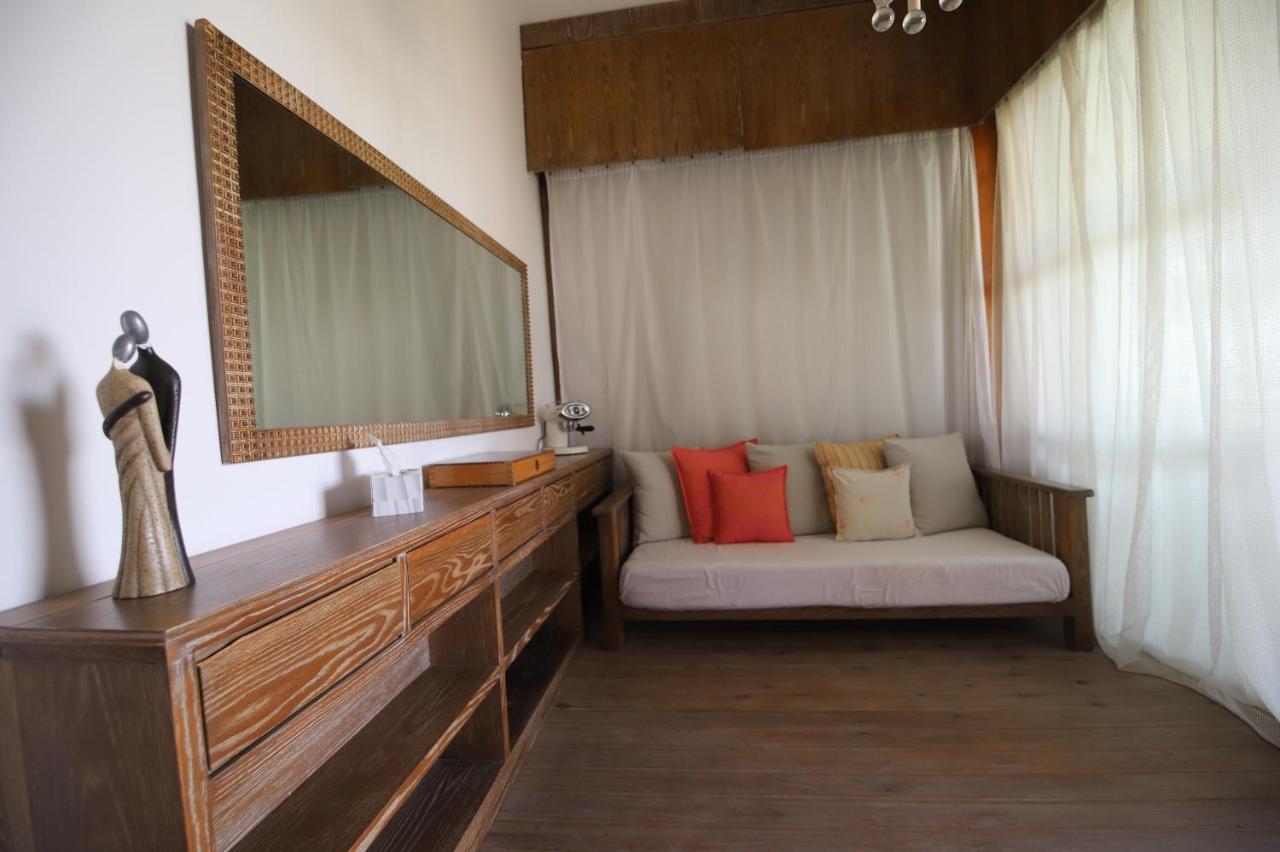 Hotel Lost At Sea Damur Exterior foto