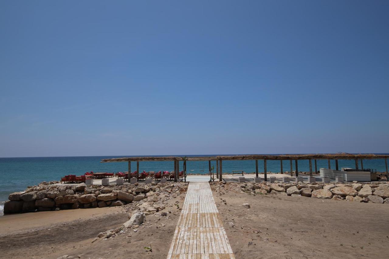 Hotel Lost At Sea Damur Exterior foto